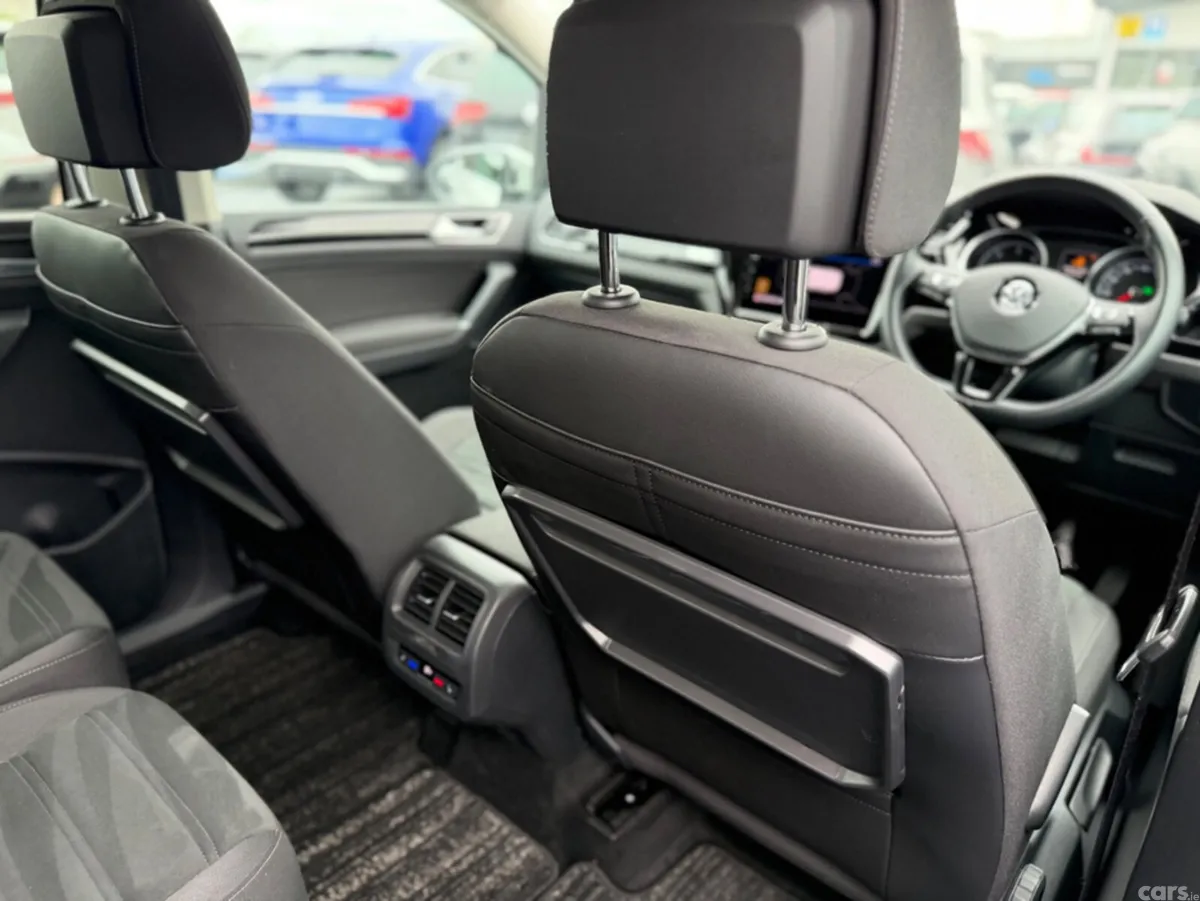 Volkswagen Touran MPV, Diesel, 2019, White