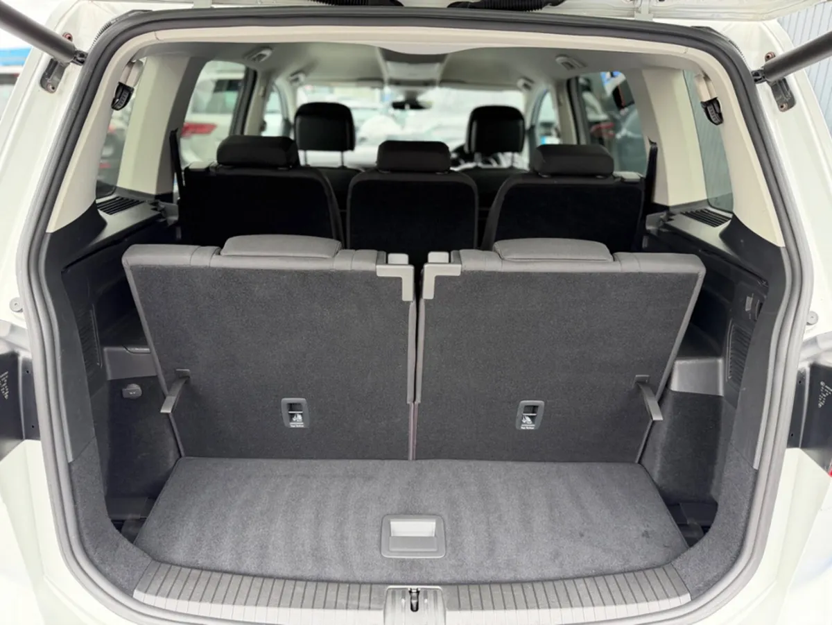 Volkswagen Touran MPV, Diesel, 2019, White