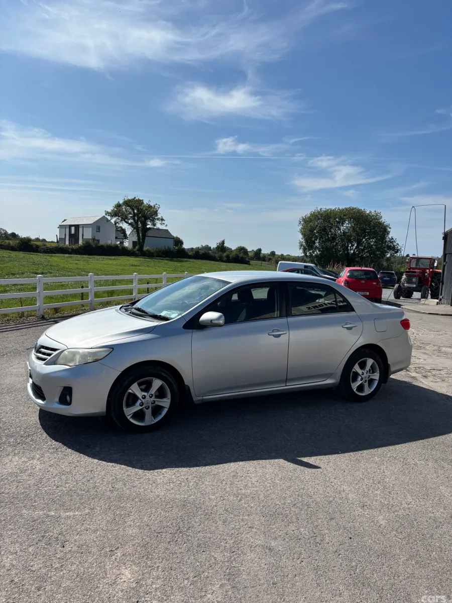 Toyota Corolla Saloon, Diesel, 2012, Silver