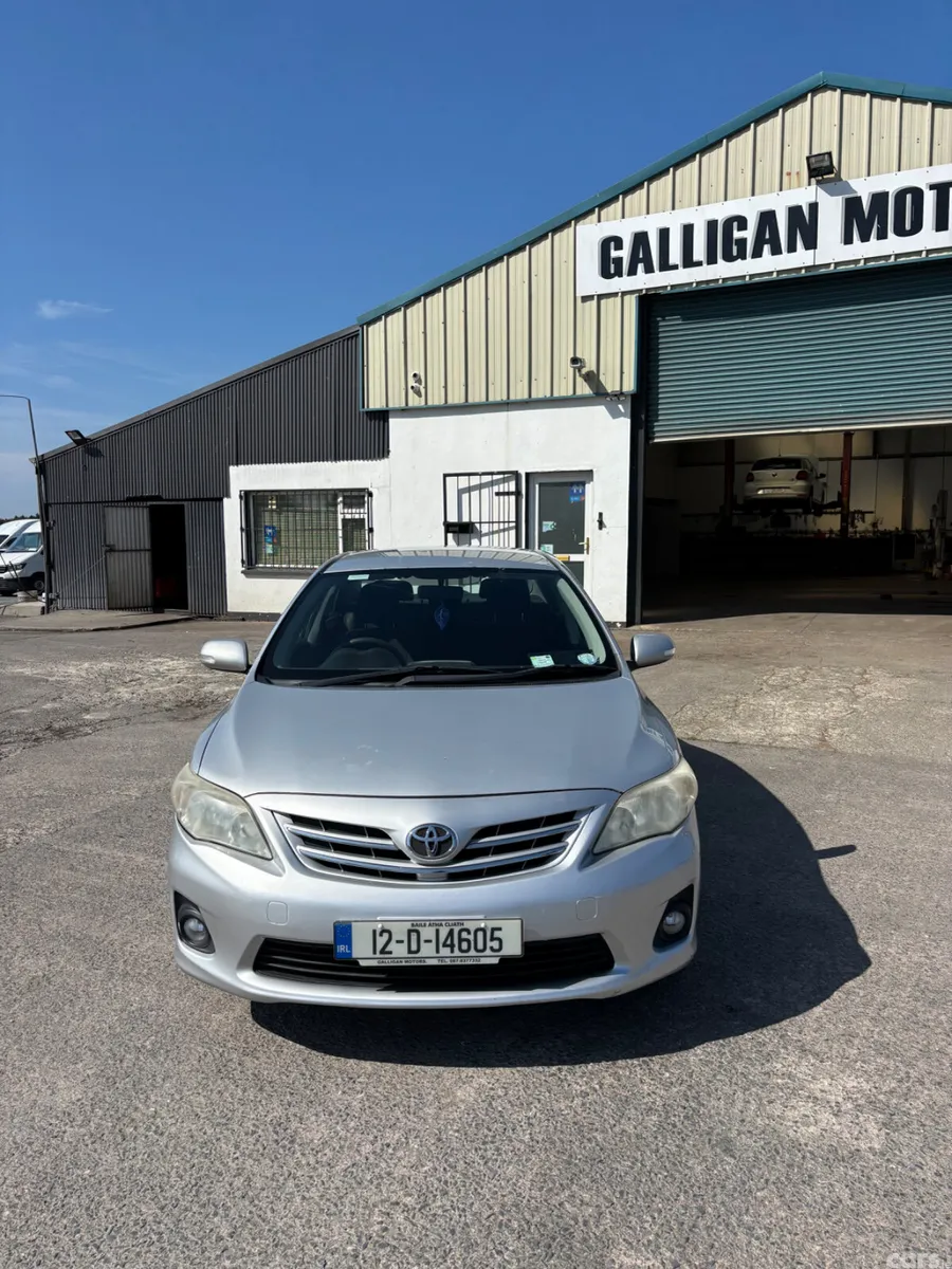 Toyota Corolla Saloon, Diesel, 2012, Silver