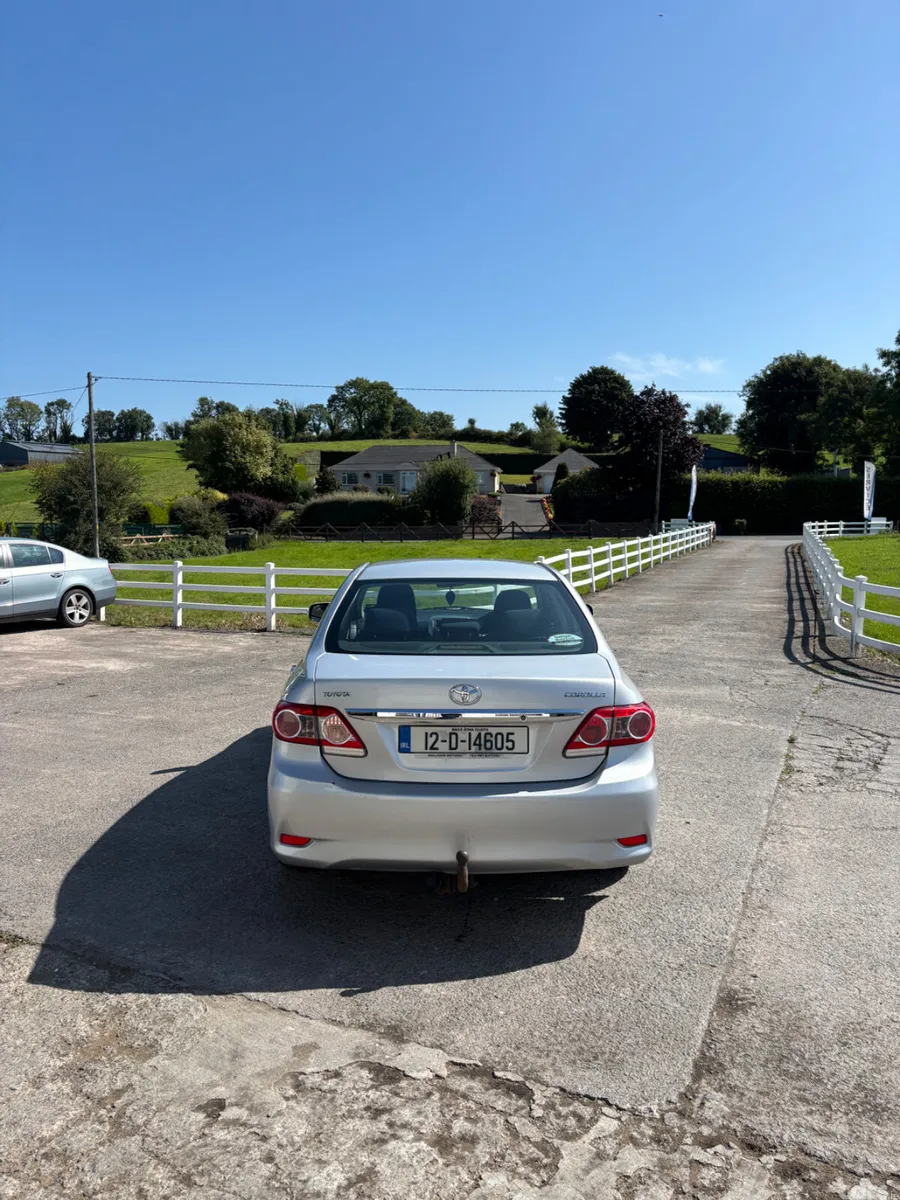 Toyota Corolla Saloon, Diesel, 2012, Silver