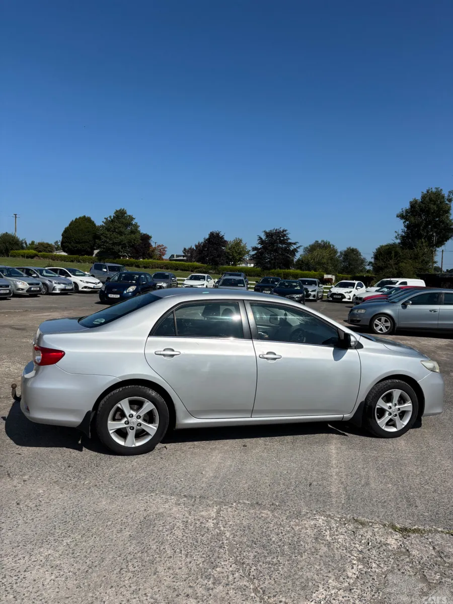 Toyota Corolla Saloon, Diesel, 2012, Silver