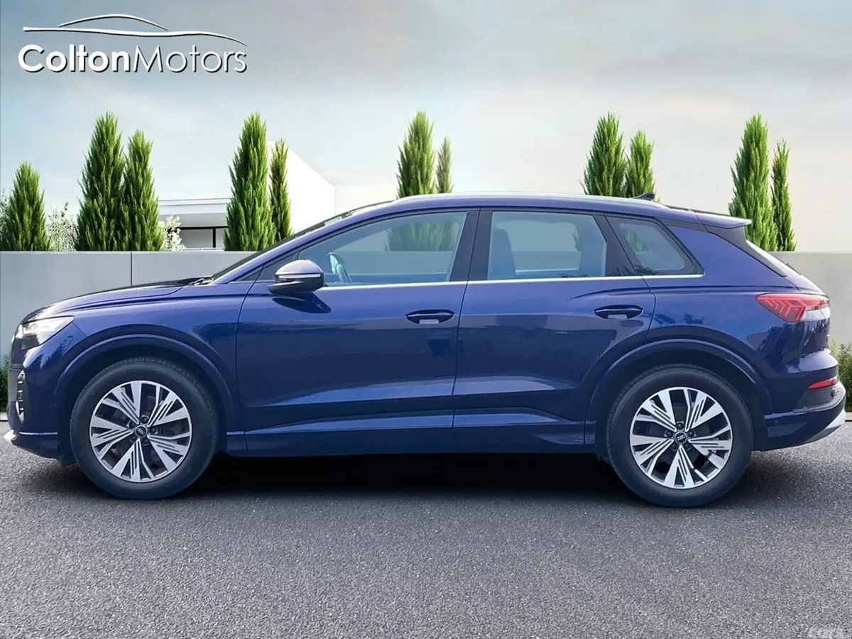 Audi Q4 e-tron Hatchback, Electric, 2023, Blue