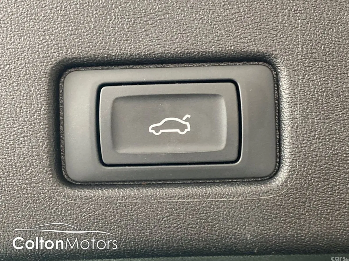 Audi Q4 e-tron Hatchback, Electric, 2023, Blue