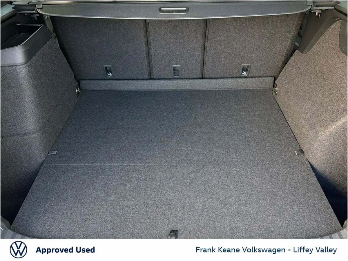 Volkswagen Tayron SUV, Petrol Plug-in Hybrid, 2026, Silver