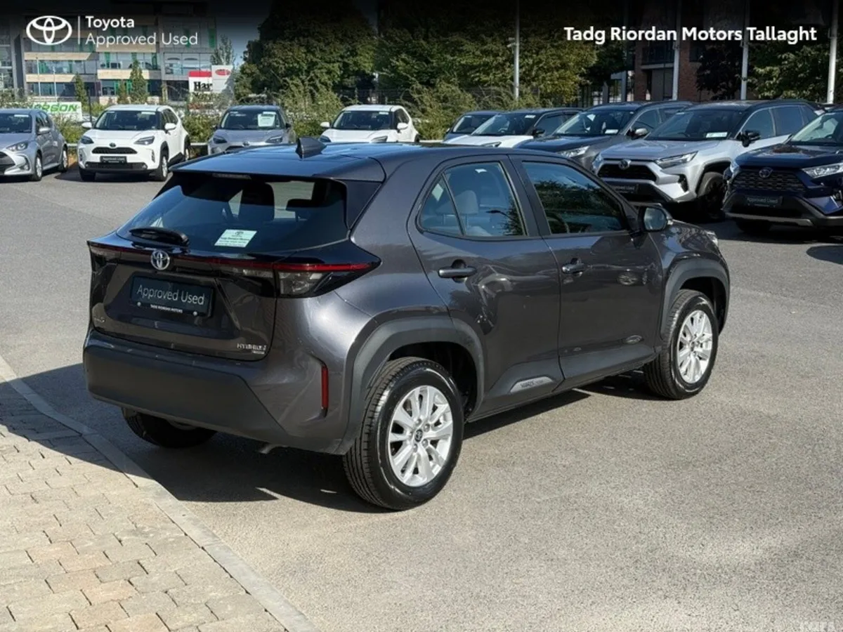 Toyota Yaris Cross Hatchback, Petrol Hybrid, 2023, Grey