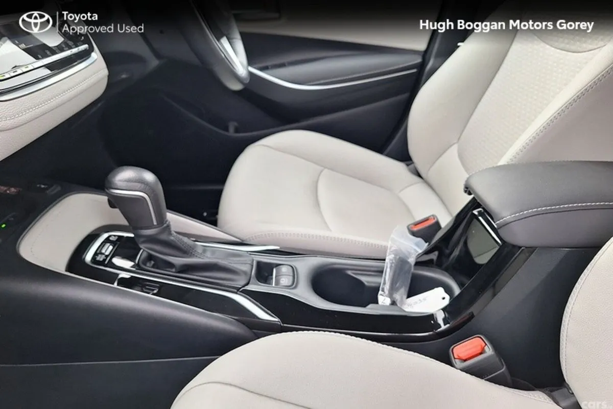 Toyota Corolla Saloon, Petrol Hybrid, 2024, White