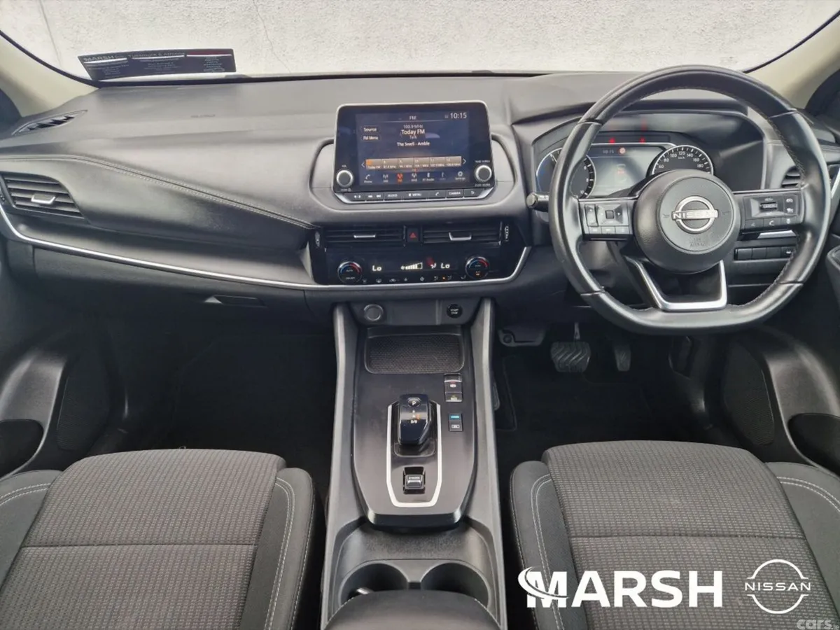 Nissan Qashqai MPV, Petrol Hybrid, 2023, Red