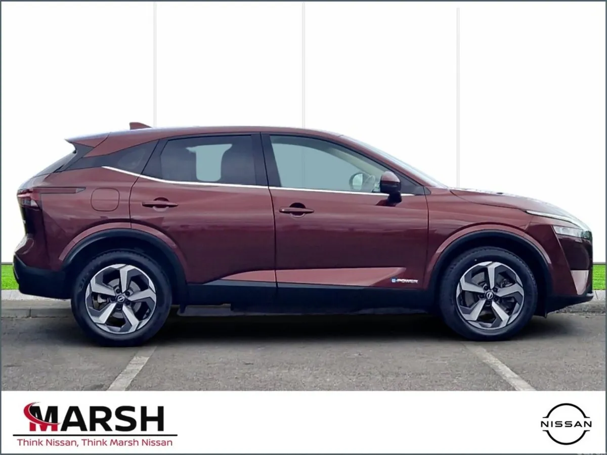 Nissan Qashqai MPV, Petrol Hybrid, 2023, Red