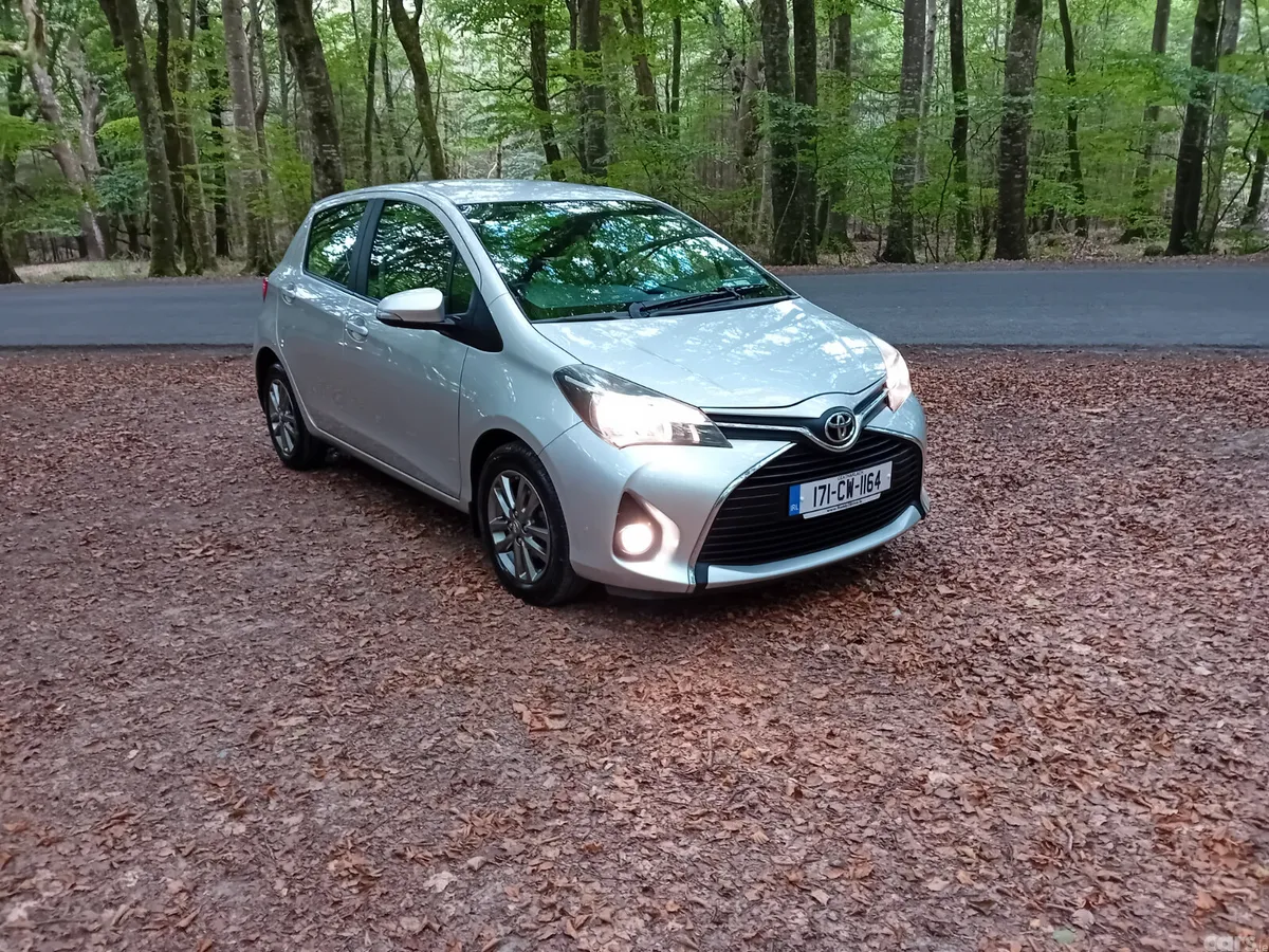 Toyota Yaris Hatchback, Petrol, 2017, Grey