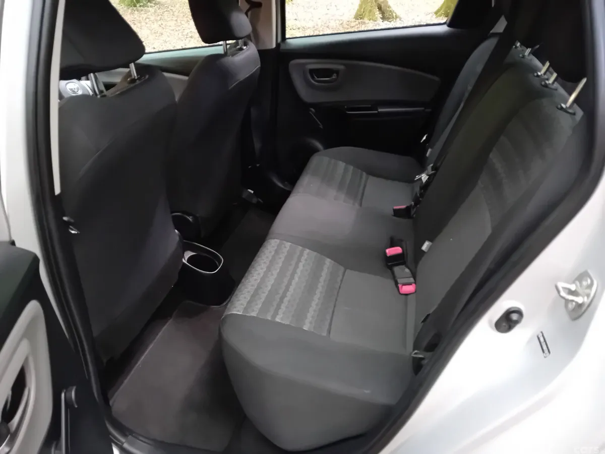 Toyota Yaris Hatchback, Petrol, 2017, Grey