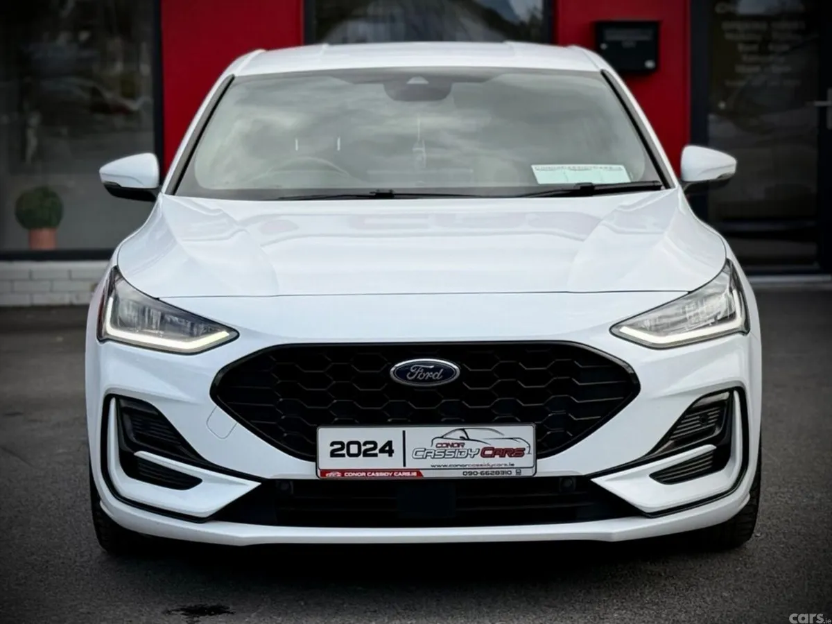 Ford Focus Hatchback, Petrol, 2024, White