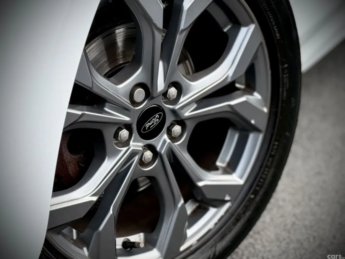 Ford Focus Hatchback, Petrol, 2024, White