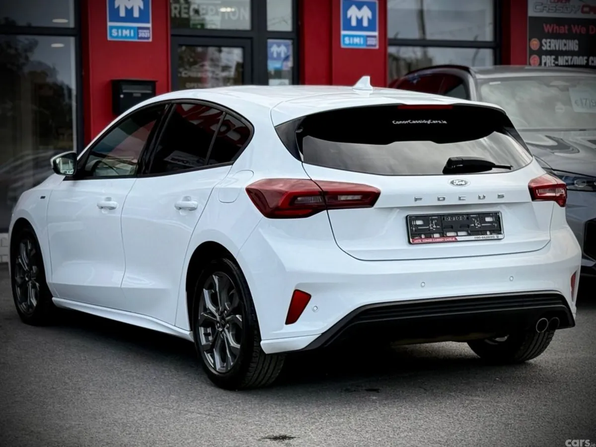 Ford Focus Hatchback, Petrol, 2024, White