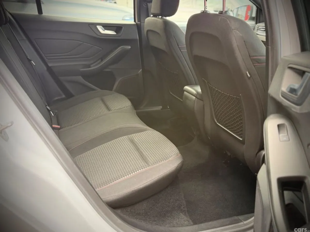 Ford Focus Hatchback, Petrol, 2024, White