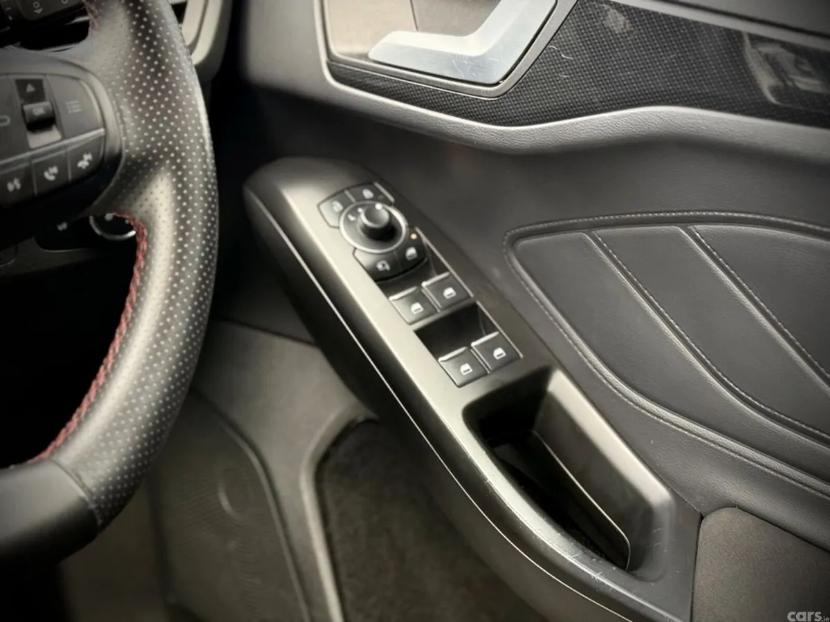 Ford Focus Hatchback, Petrol, 2024, White