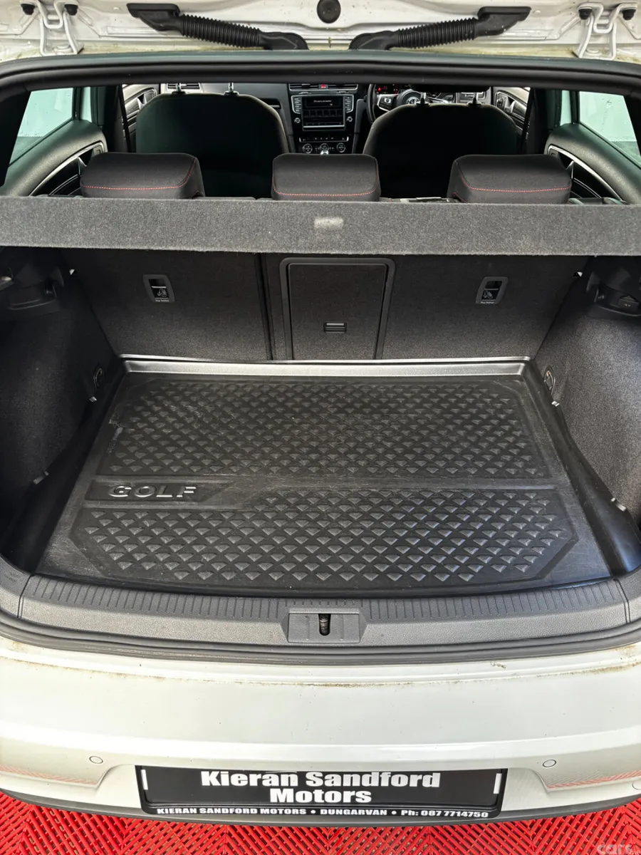 Volkswagen Golf Hatchback, Petrol, 2014, White
