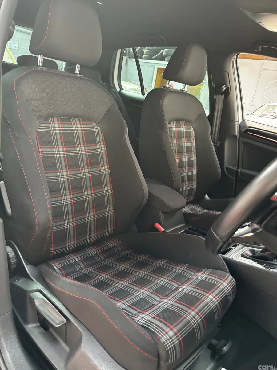 Volkswagen Golf Hatchback, Petrol, 2014, White