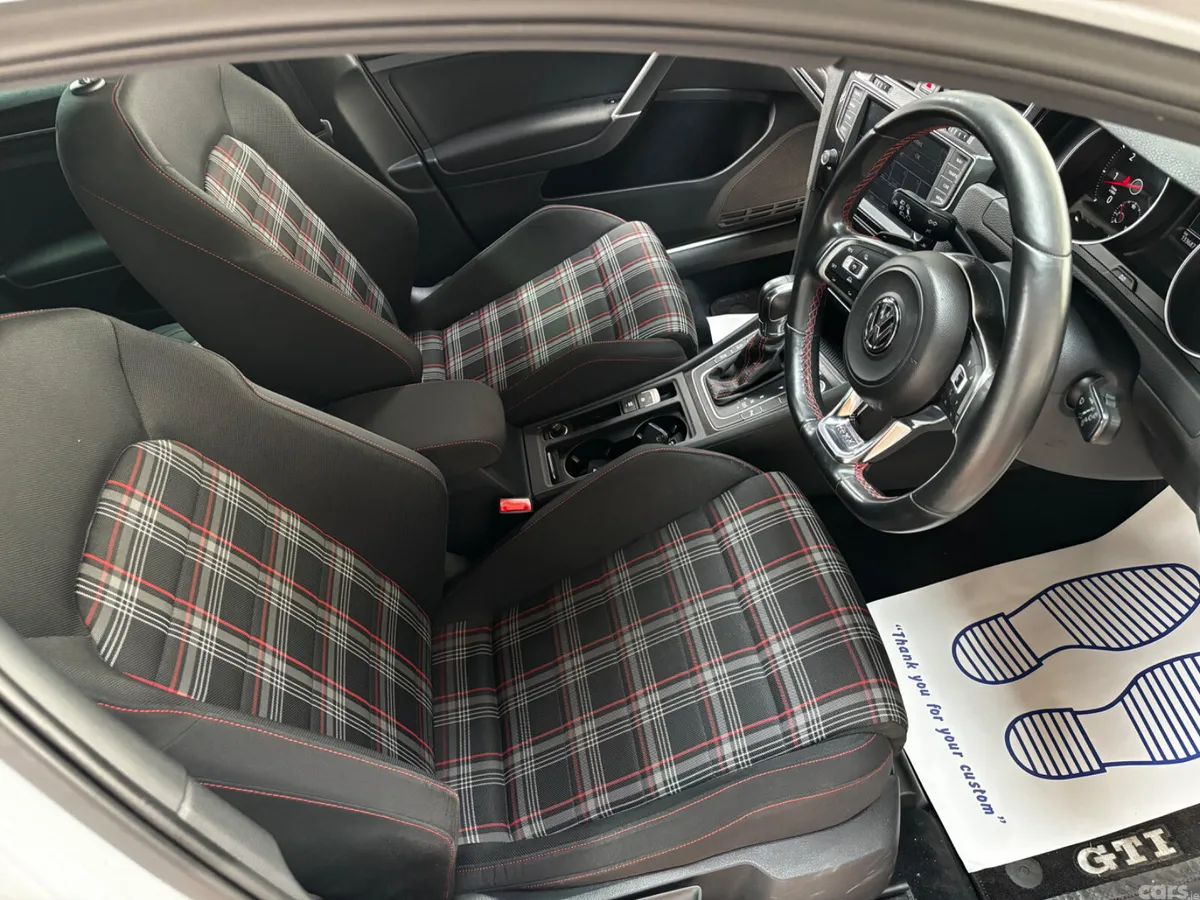 Volkswagen Golf Hatchback, Petrol, 2014, White
