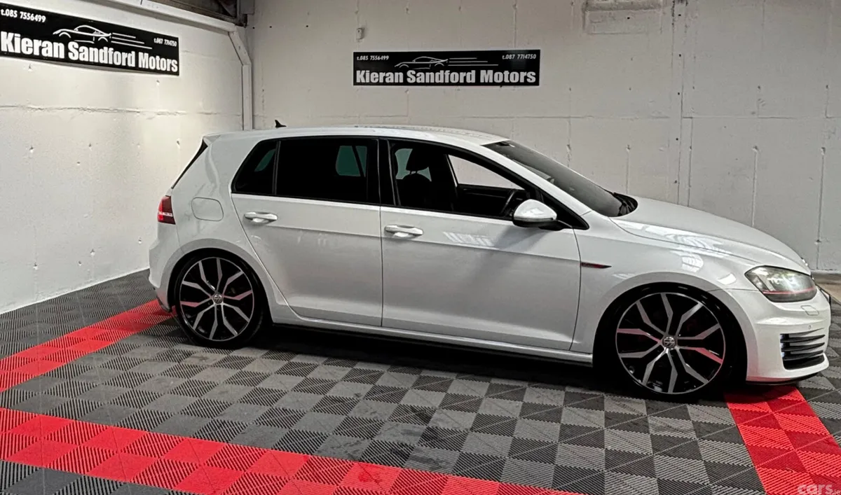 Volkswagen Golf Hatchback, Petrol, 2014, White