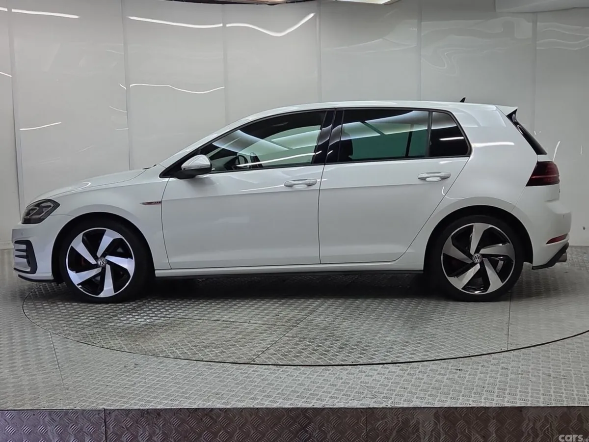 Volkswagen Golf Hatchback, Petrol, 2018, White