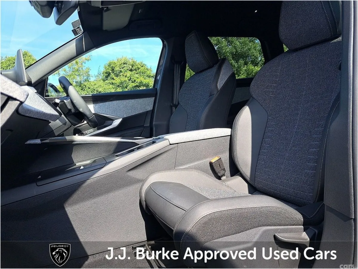 Peugeot 5008 SUV, Electric, 2026, Grey