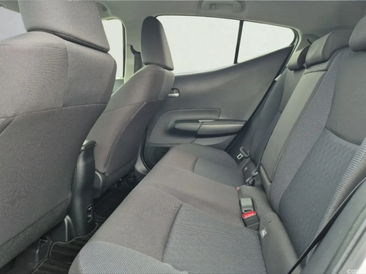 Toyota Aqua Hatchback, Petrol Hybrid, 2022, Silver