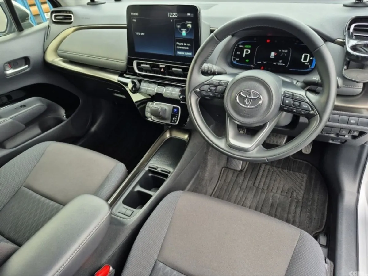 Toyota Aqua Hatchback, Petrol Hybrid, 2022, Silver