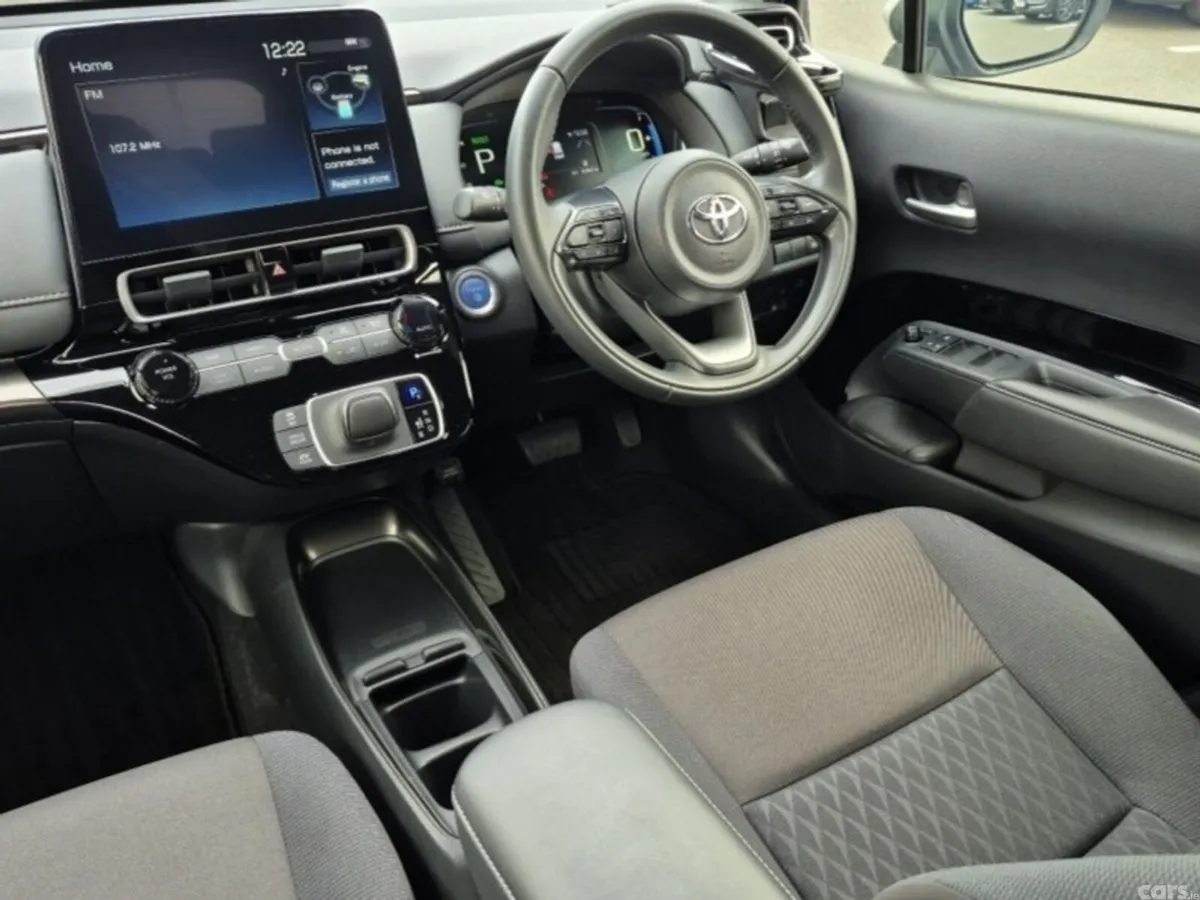 Toyota Aqua Hatchback, Petrol Hybrid, 2022, Silver