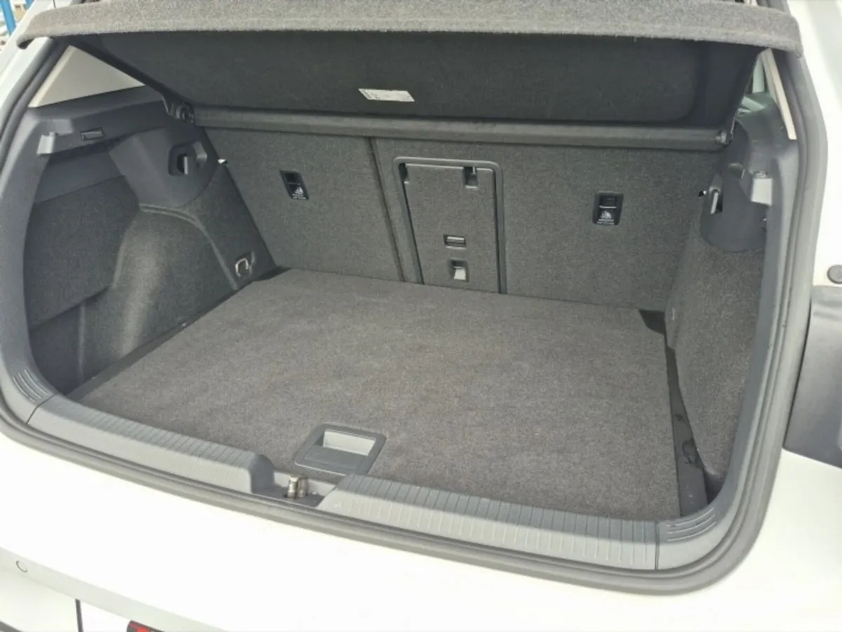 Volkswagen Golf Hatchback, Petrol, 2021, White