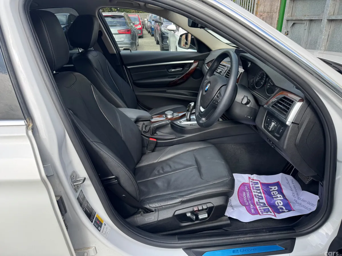 BMW 3-Series Saloon, Petrol Plug-in Hybrid, 2019, White