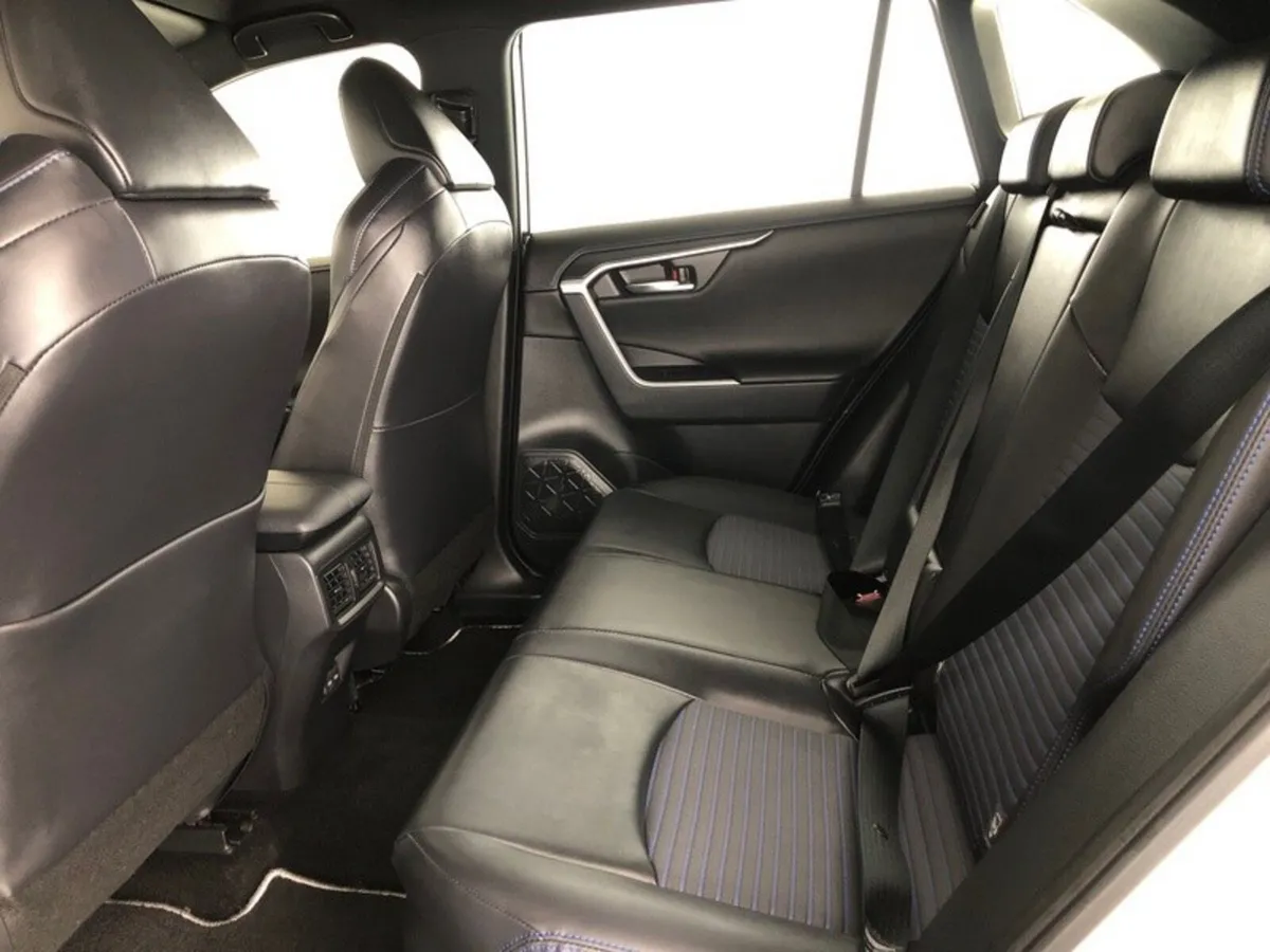 Toyota RAV4 SUV, Petrol Hybrid, 2024, White