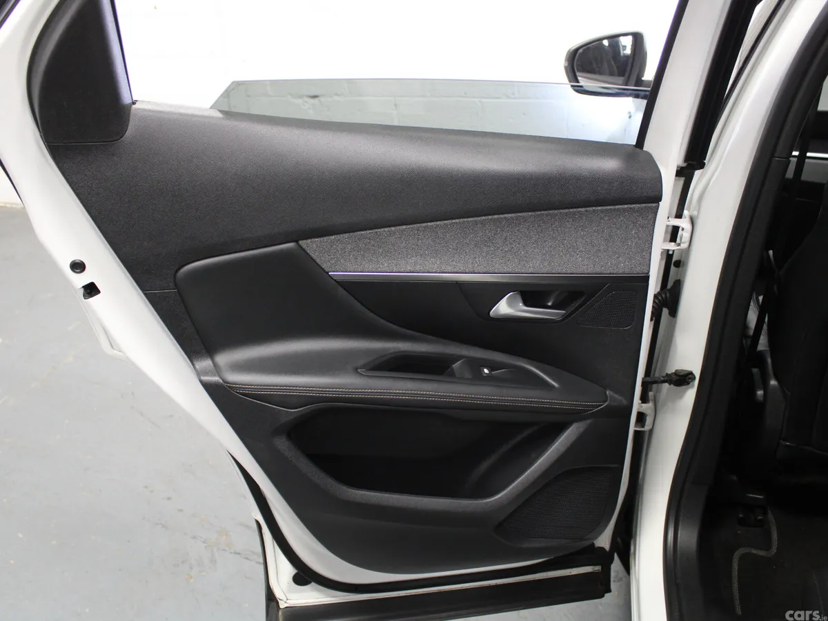 Peugeot 3008 Hatchback, Diesel, 2019, White