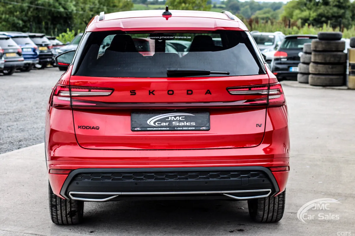 Skoda Kodiaq SUV, Petrol Plug-in Hybrid, 2025, Red