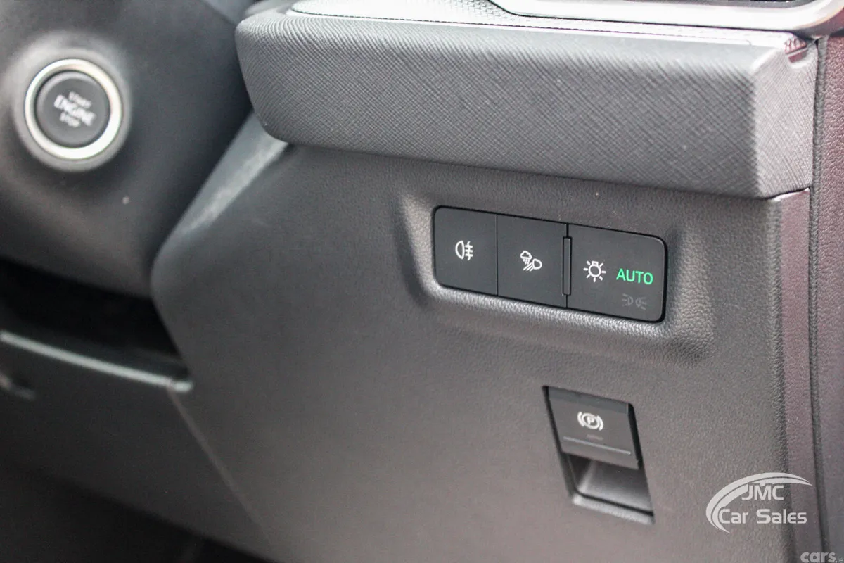 Skoda Kodiaq SUV, Petrol Plug-in Hybrid, 2025, Red