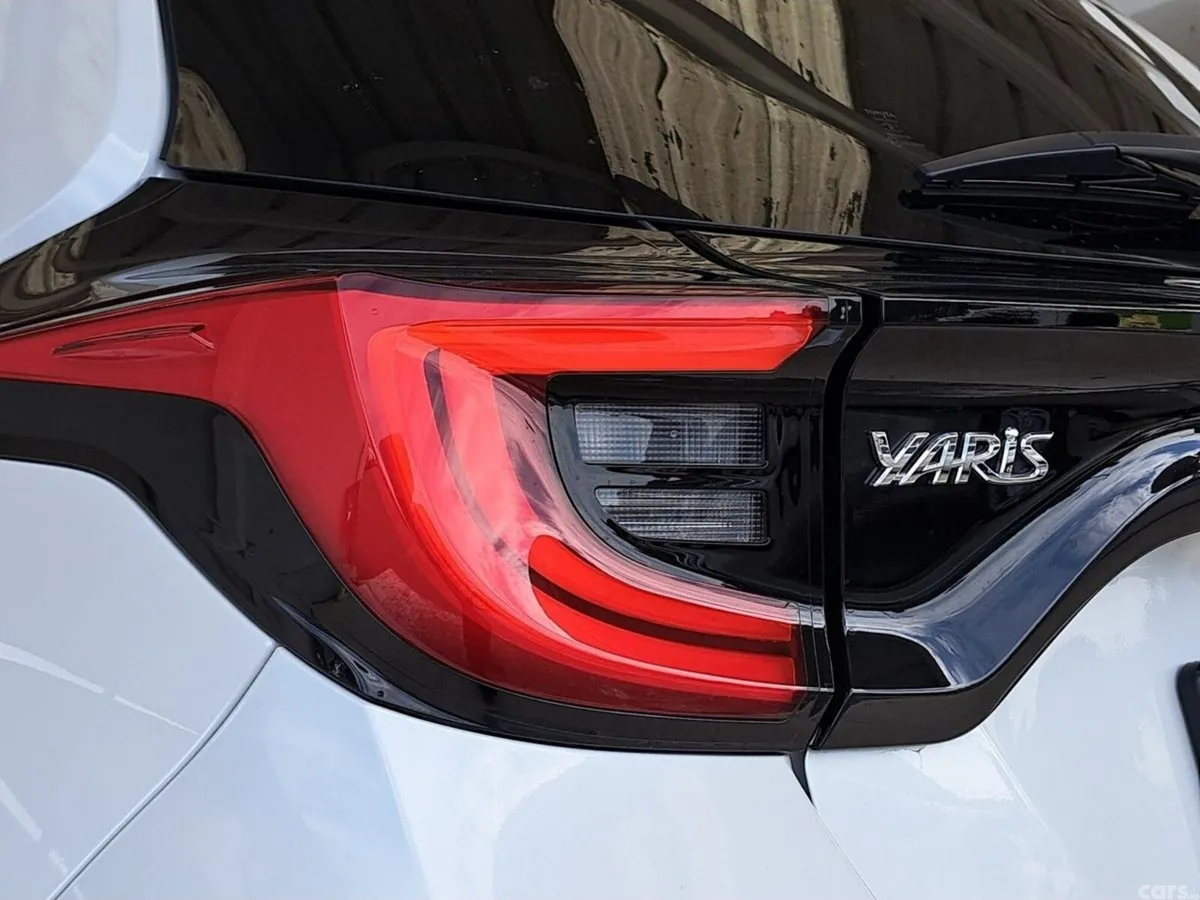 Toyota Yaris Hatchback, Petrol Hybrid, 2024, White