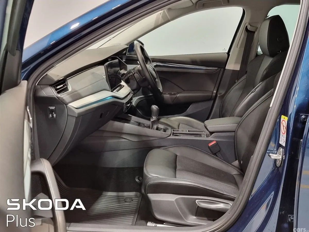 Skoda Octavia Saloon, Diesel, 2024, Blue