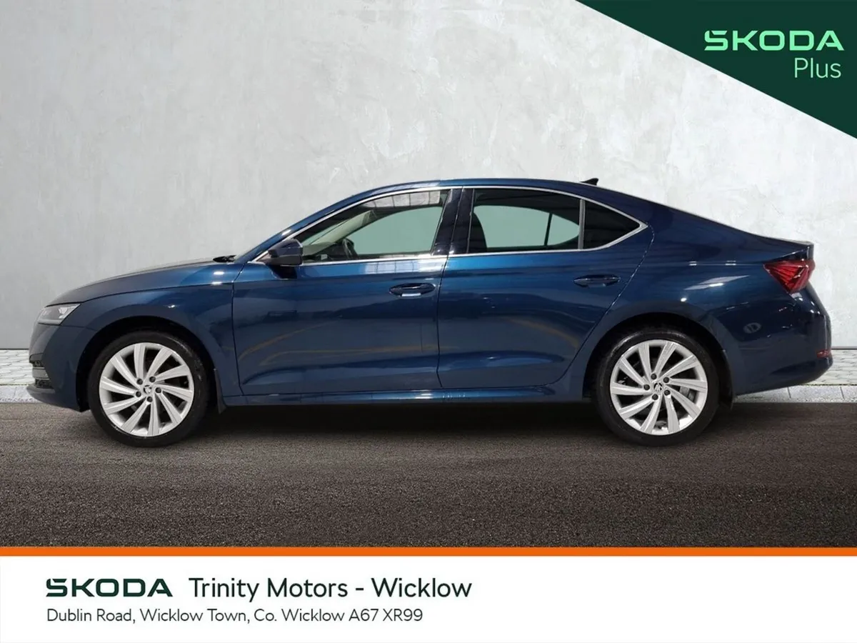 Skoda Octavia Saloon, Diesel, 2024, Blue