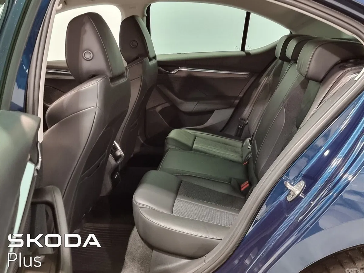 Skoda Octavia Saloon, Diesel, 2024, Blue