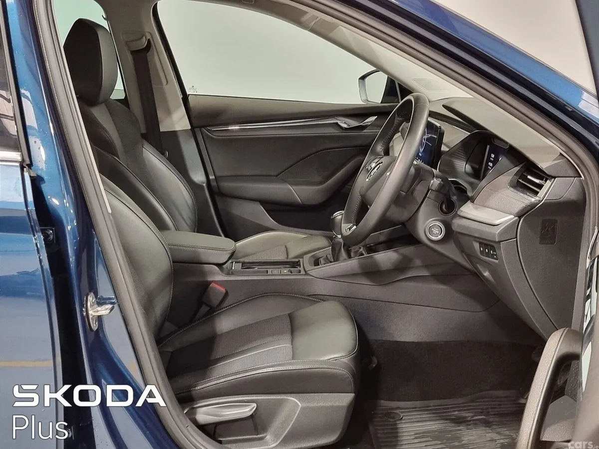 Skoda Octavia Saloon, Diesel, 2024, Blue