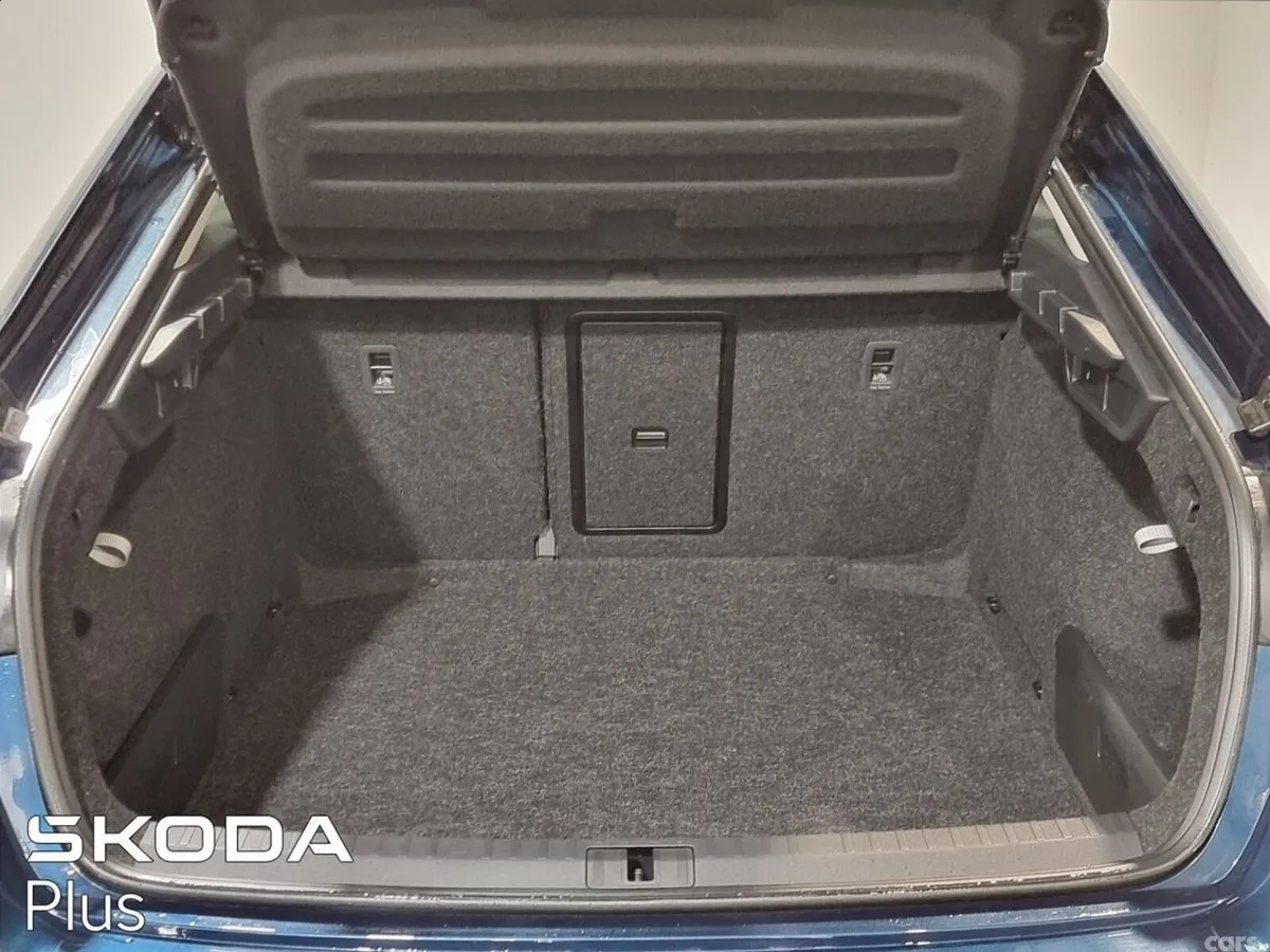 Skoda Octavia Saloon, Diesel, 2024, Blue