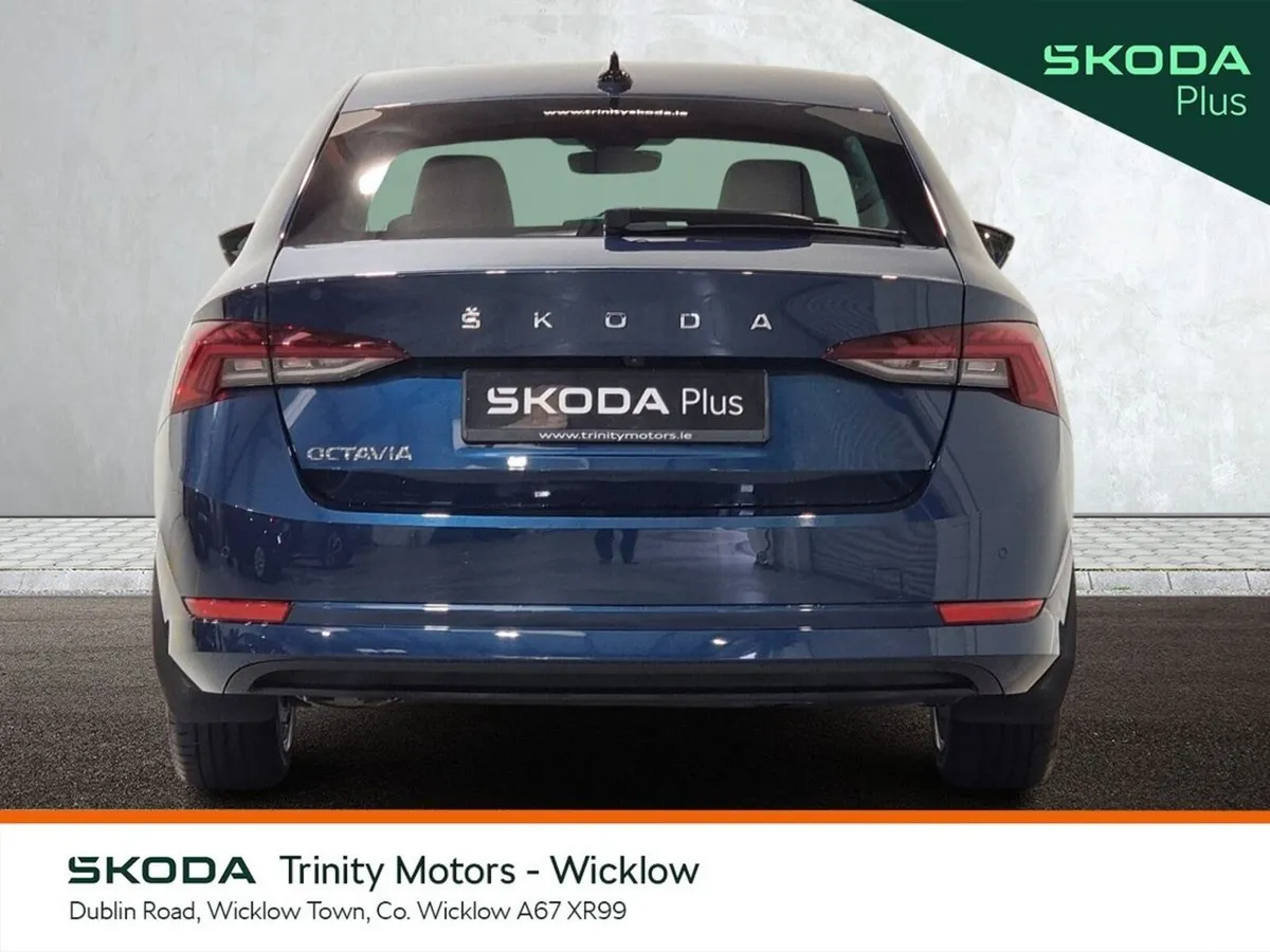 Skoda Octavia Saloon, Diesel, 2024, Blue