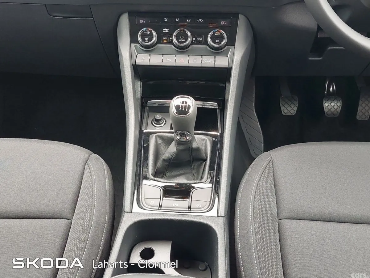 Skoda Karoq SUV, Petrol, 2026, Silver