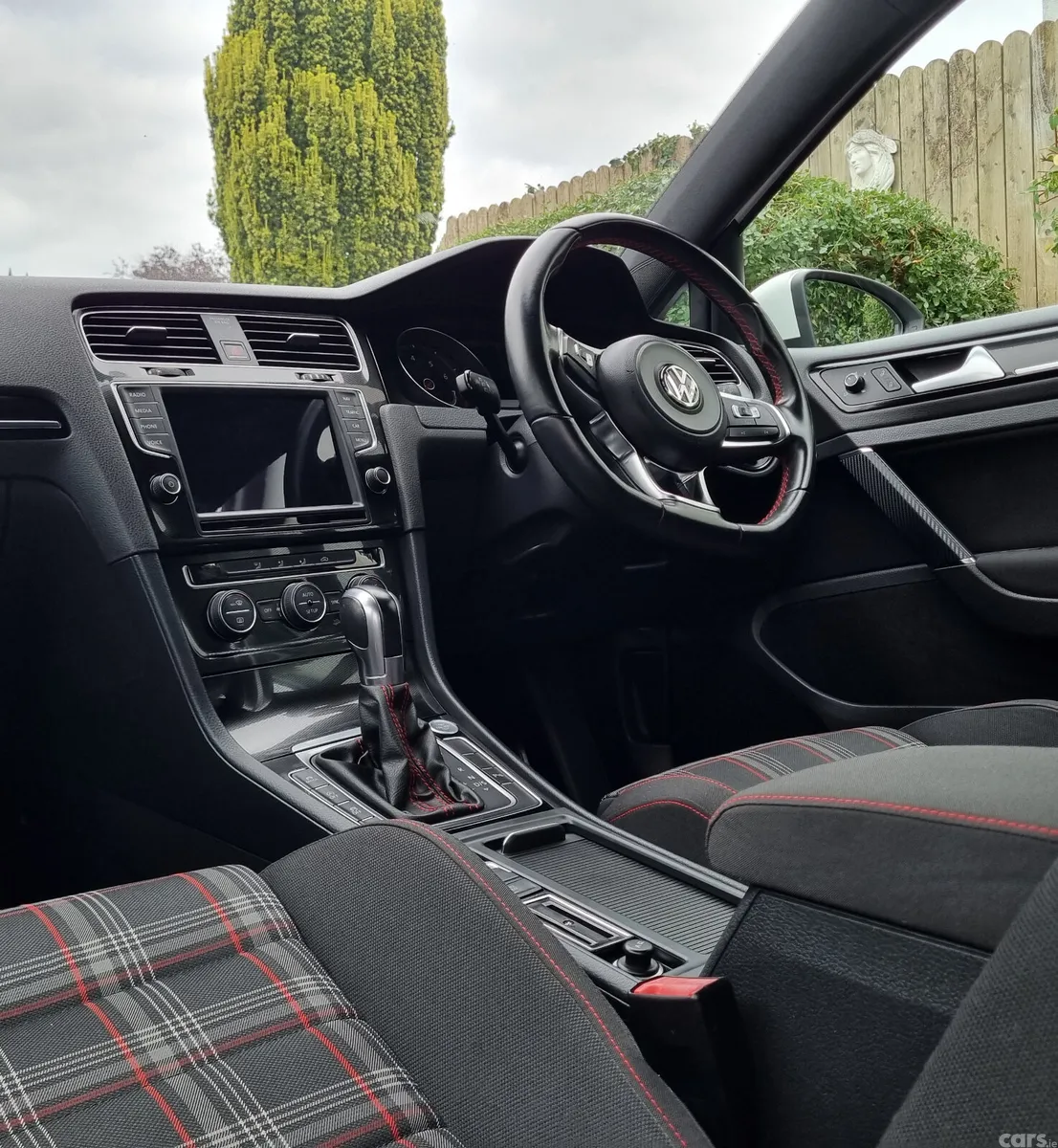 Volkswagen Golf Hatchback, Petrol, 2014, White