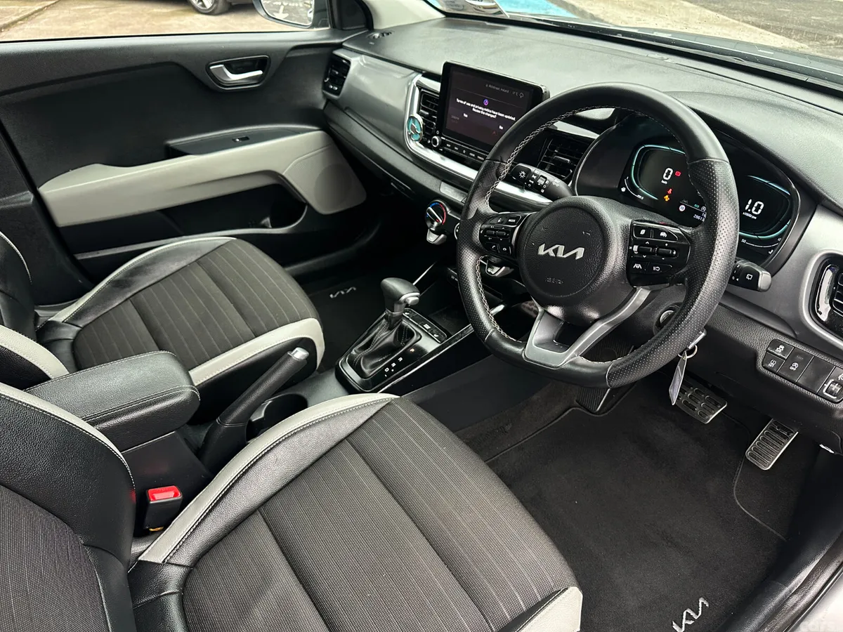 Kia Stonic Estate/Jeep, Petrol Hybrid, 2024, Grey