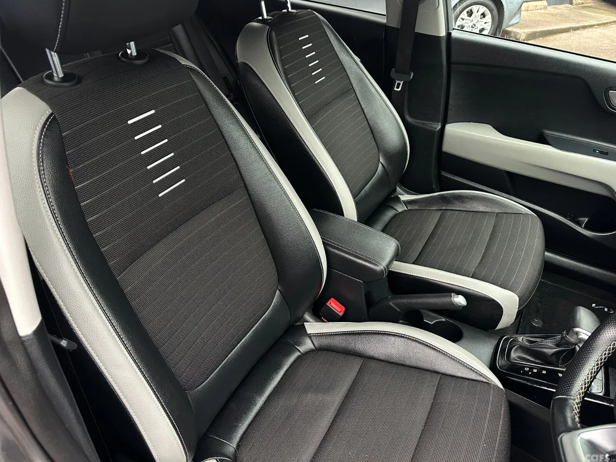 Kia Stonic Estate/Jeep, Petrol Hybrid, 2024, Grey