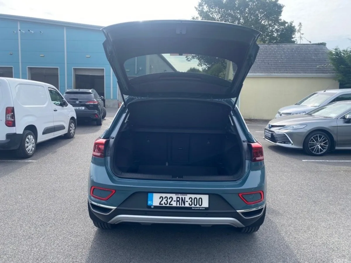 Volkswagen T-Roc Estate, Diesel, 2023, Blue
