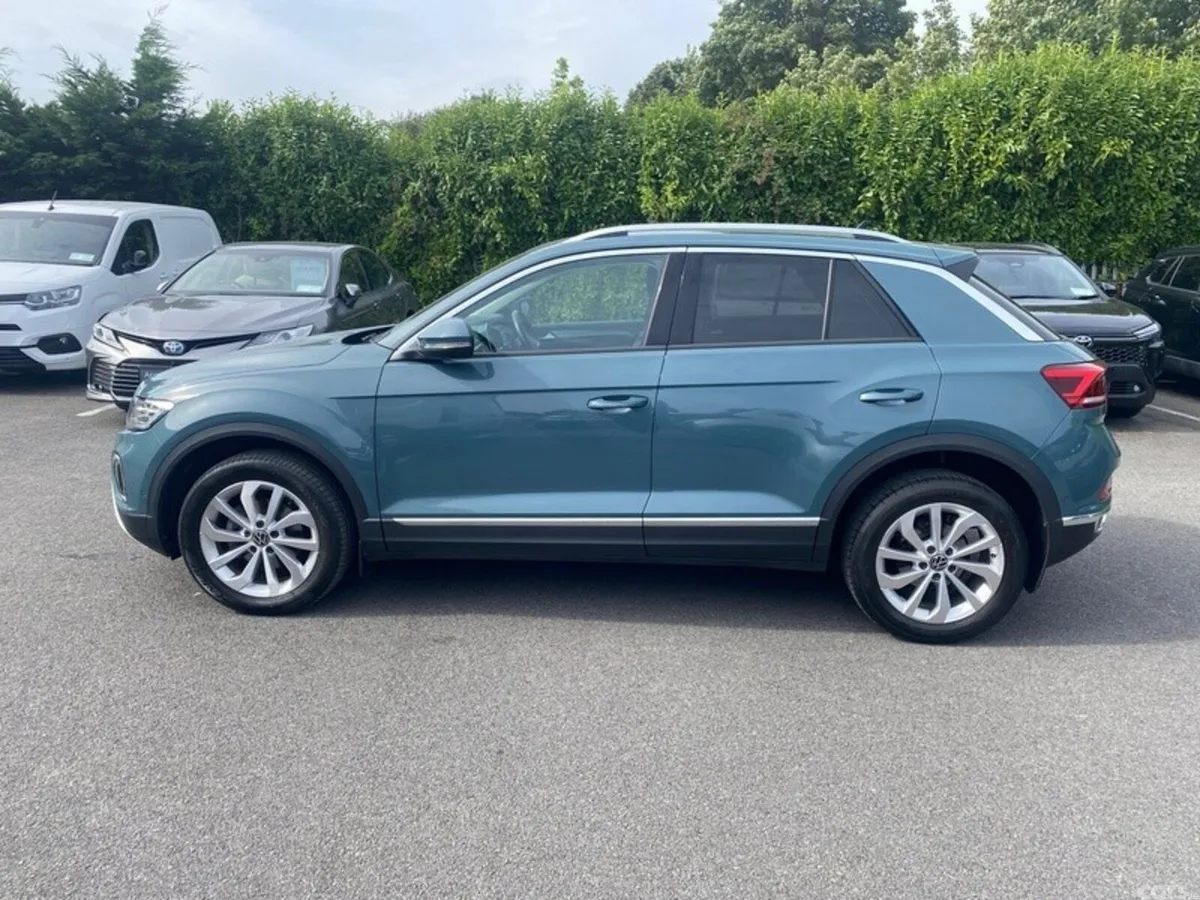 Volkswagen T-Roc Estate, Diesel, 2023, Blue