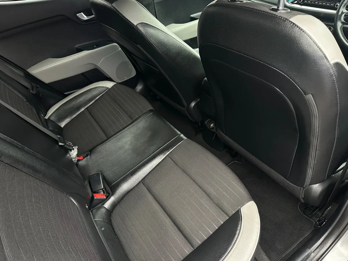Kia Stonic Estate/Jeep, Petrol Hybrid, 2024, Grey