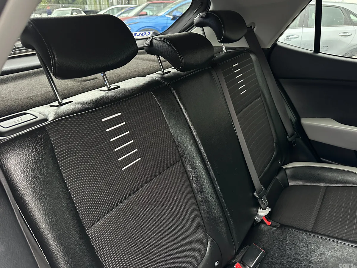 Kia Stonic Estate/Jeep, Petrol Hybrid, 2024, Grey